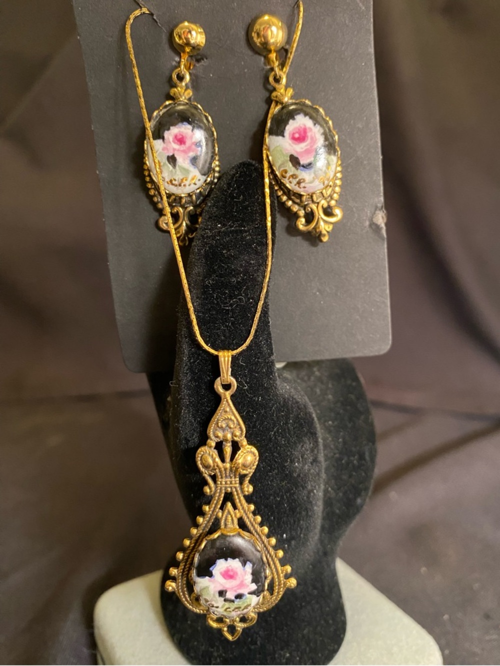 Hand painted Roses on Porcelain Victorian Pendant Necklace and  Earring Set.